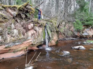 Lojas kreisā krasta ūdenskritums pie Valmieras šosejas, 2023. gada aprīlis