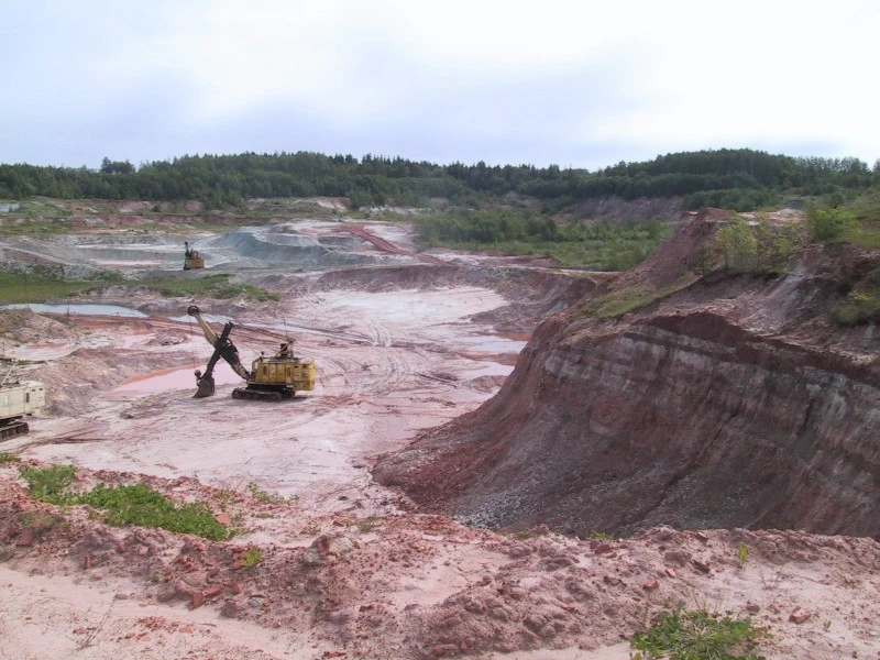 Lodes māla karjers. 2001. gada maijs.