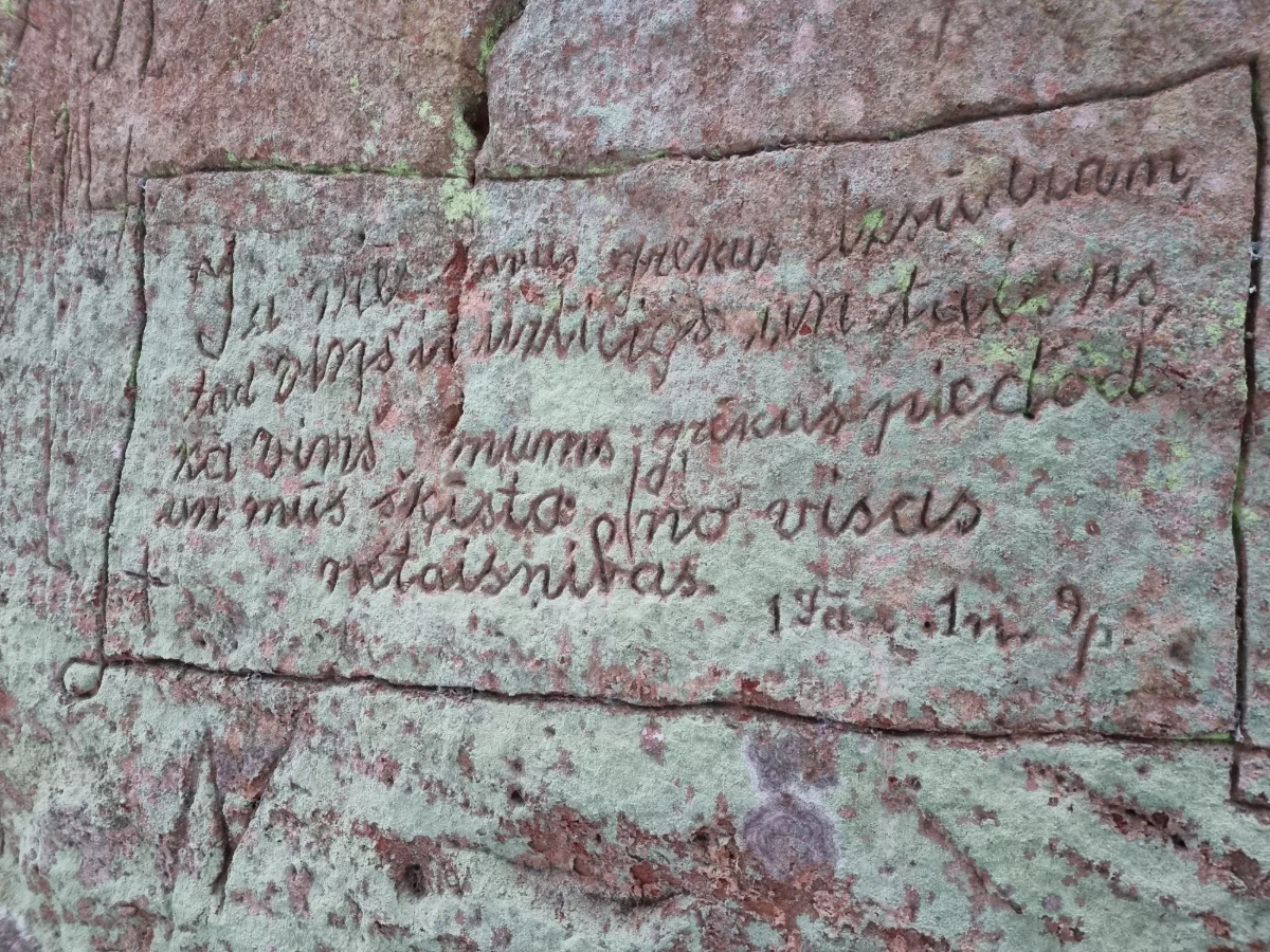 Aņītes Augstais iezis. Bībeles citāts. 2025. gada decembris.