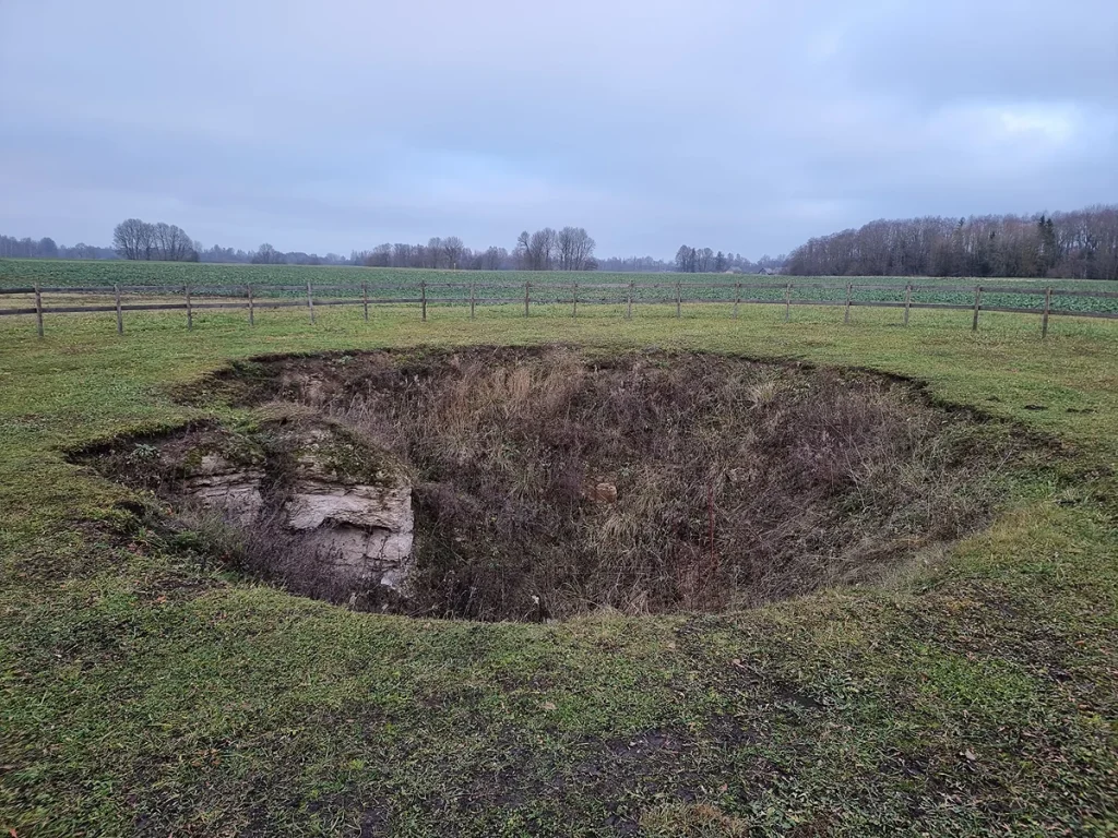 Ģeologu kritene (Geologų duobė)